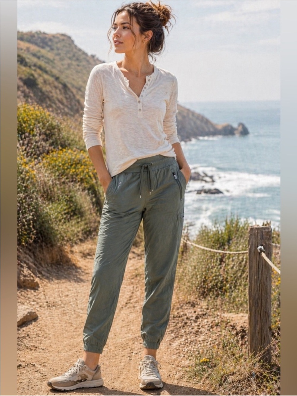 Athleta Trekkie Jogger Pants in Mountain Green. Drawstring Waist. 3 zip pockets